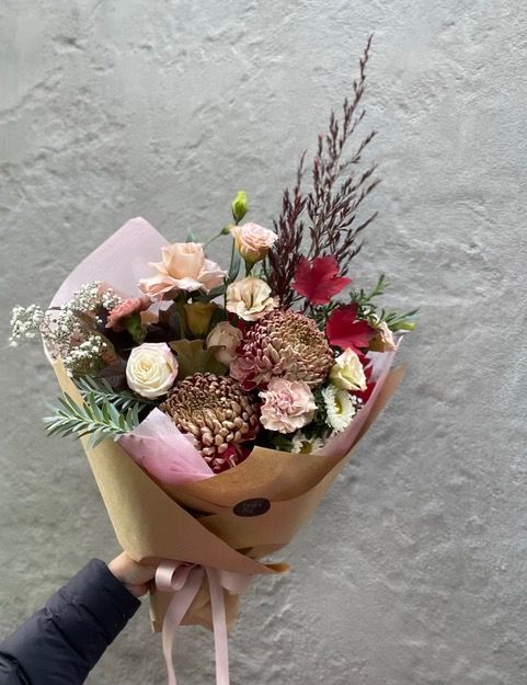 Florist Choice Seasonal Mix Bunch (Large)