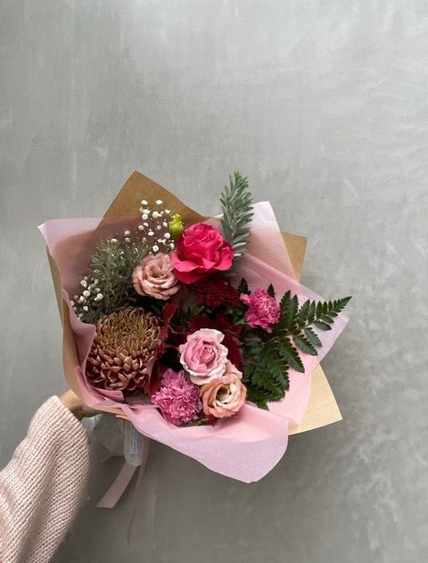 Florist Choice Seasonal Mix Bunch (Small)