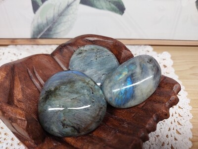 Labradorite Palmstone