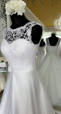 Brautkleid in Weiß Größe 36 Spitze und Satin