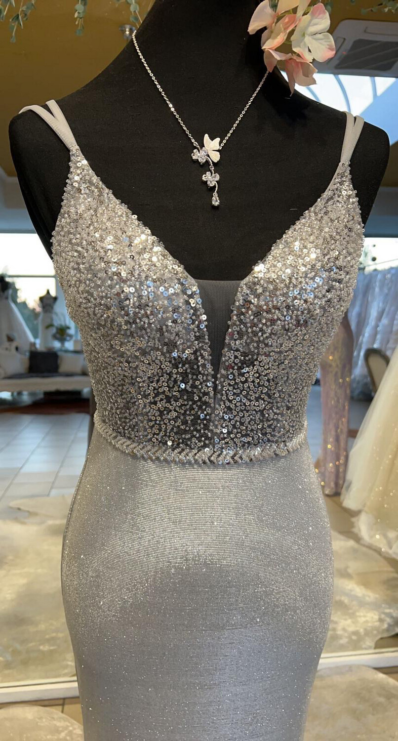 Abendkleid in Silber in Gr. 36