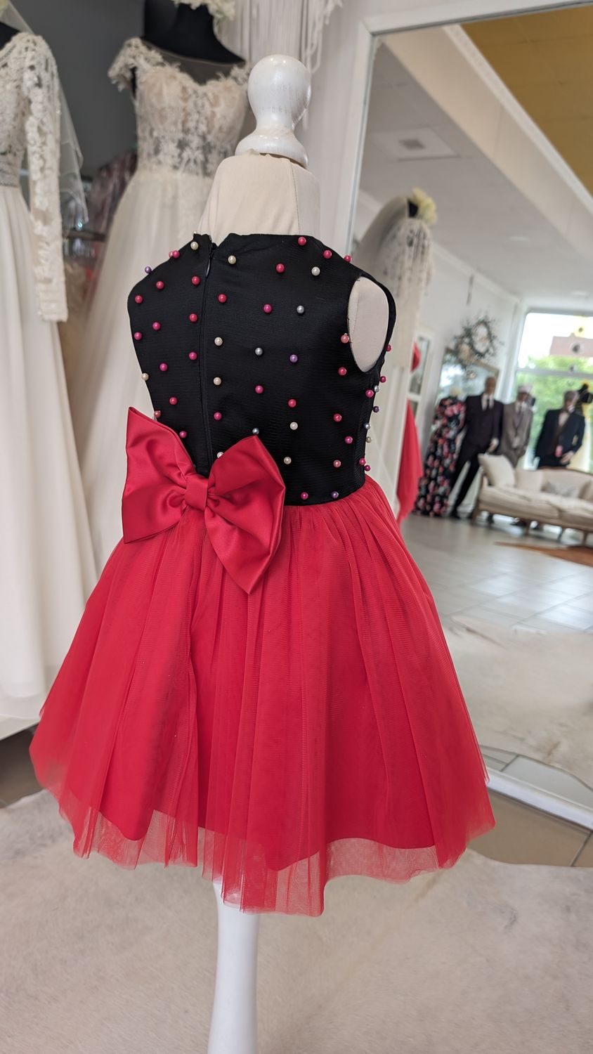 Mädchenkleid Gr. 98 hinten Reißverschluss/dekorative Schleife, bunte Perlen, rot/schwarz