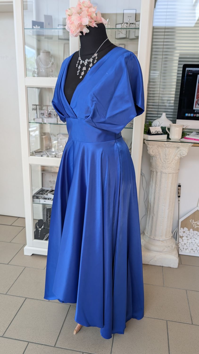 Kleid Gr 40 V-Ausschnitt, leichte Vokuhila azurblau, Satin