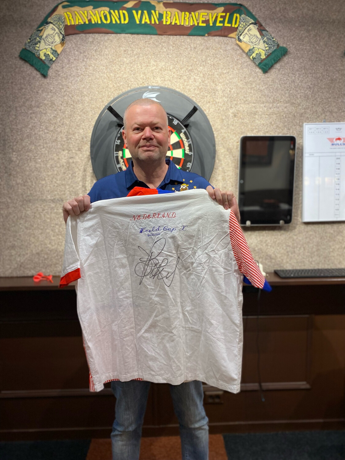 Match Worn World Cup Basel Raymond Van Barneveld (1/2) + Coa