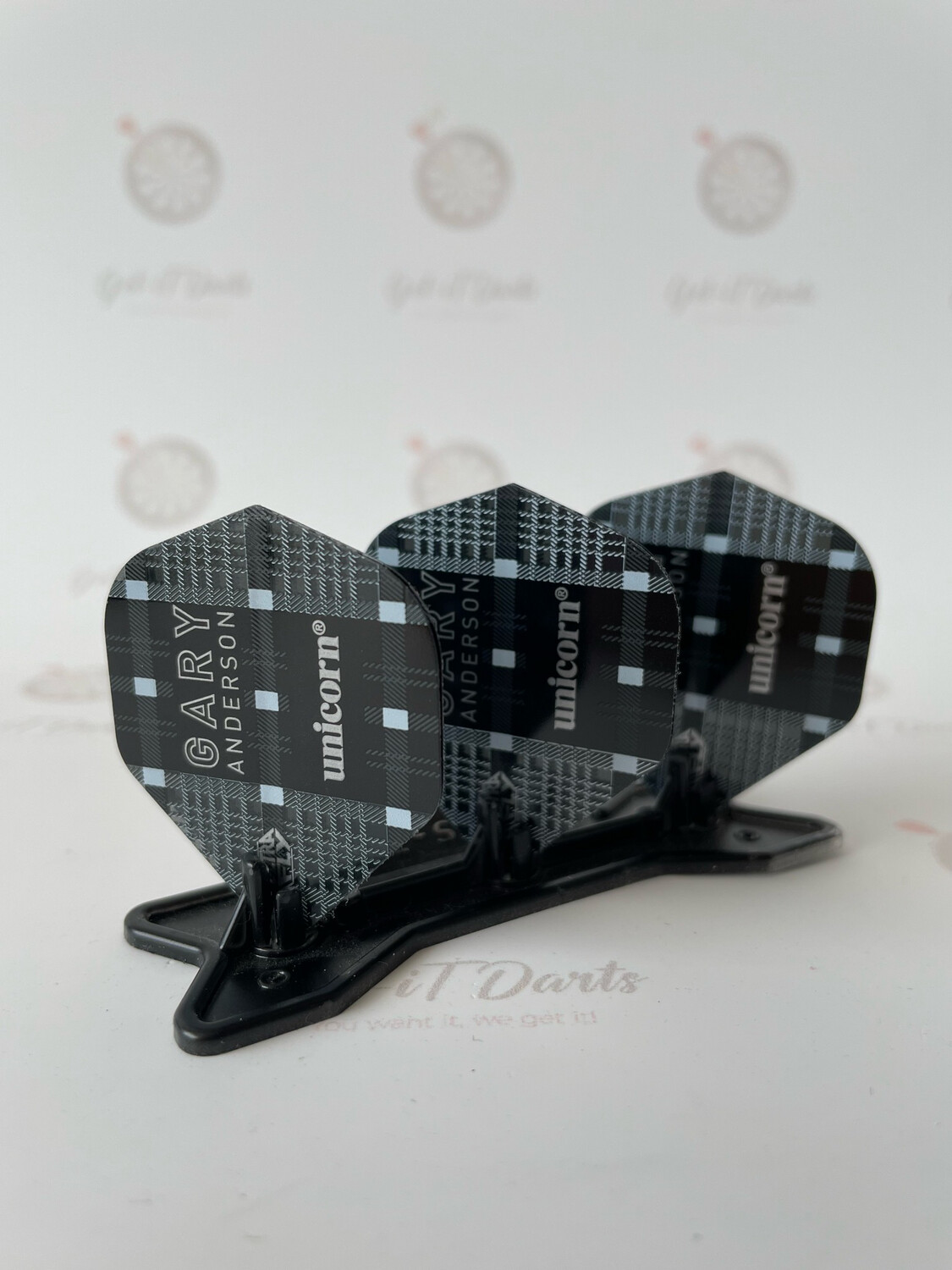 Flights Unicorn Gary Anderson black ultra fly