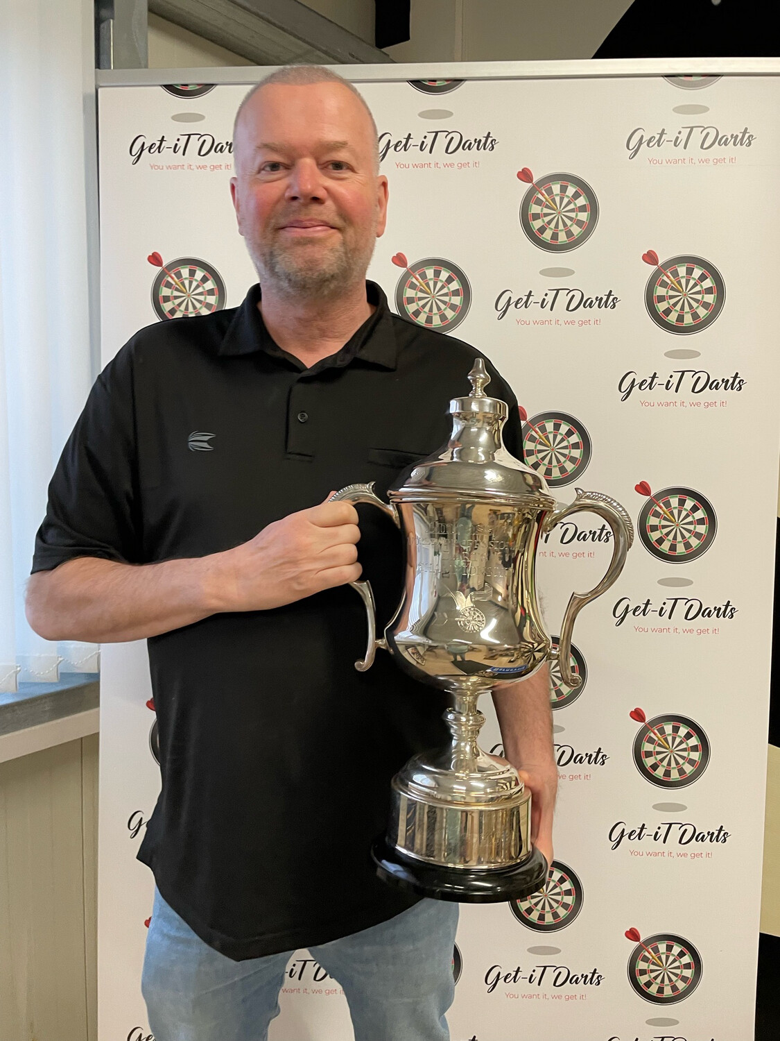 Embassy Trophy, won By Raymond van Barneveld