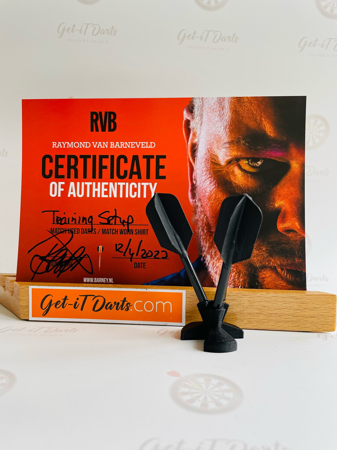 Training's setup Raymond van Barneveld Target 8-Flights