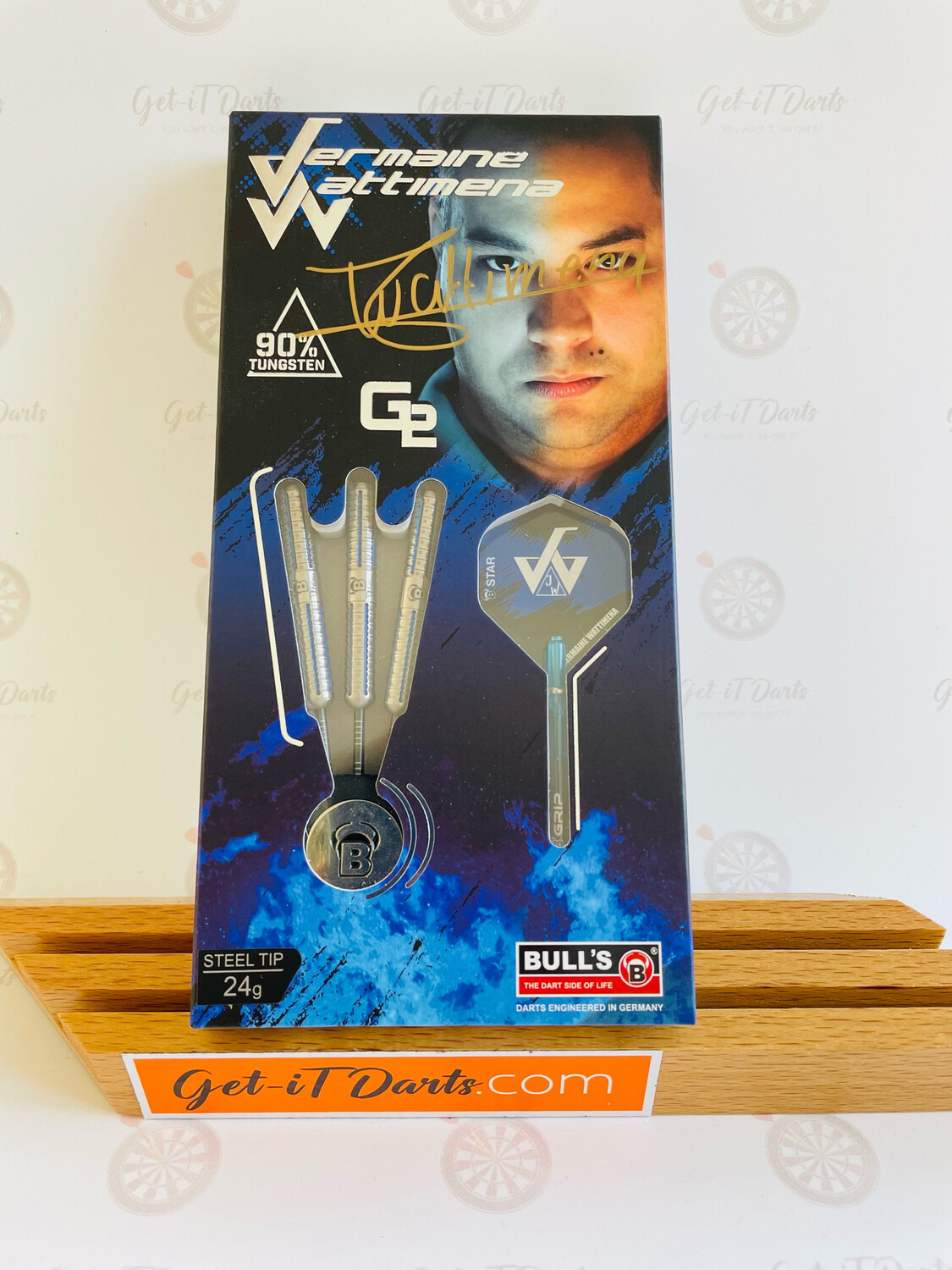 Signed set of darts Jermaine Wattimena 