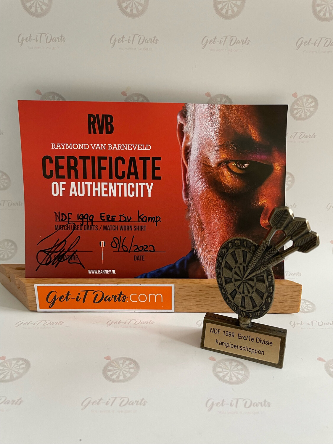 Raymond van Barneveld Trophy 1999 Division Champion