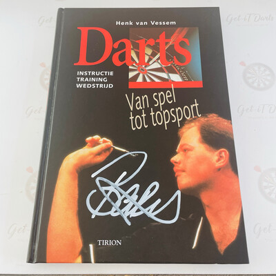Signed by: Raymond van Barneveld, boek - van spel tot topsport