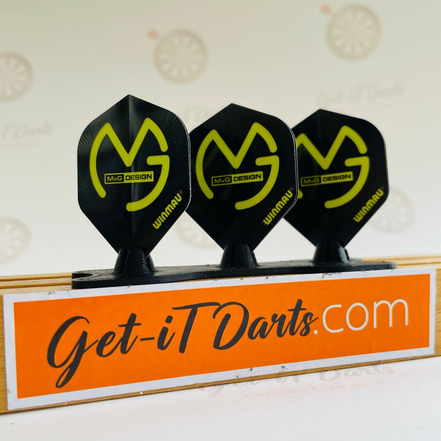 Winmau mega STD flights mvg design