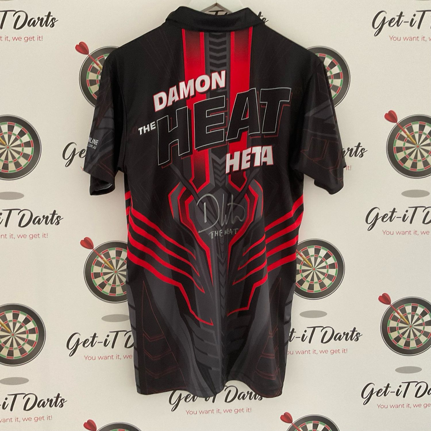 DartShirt Damon Heta Signed