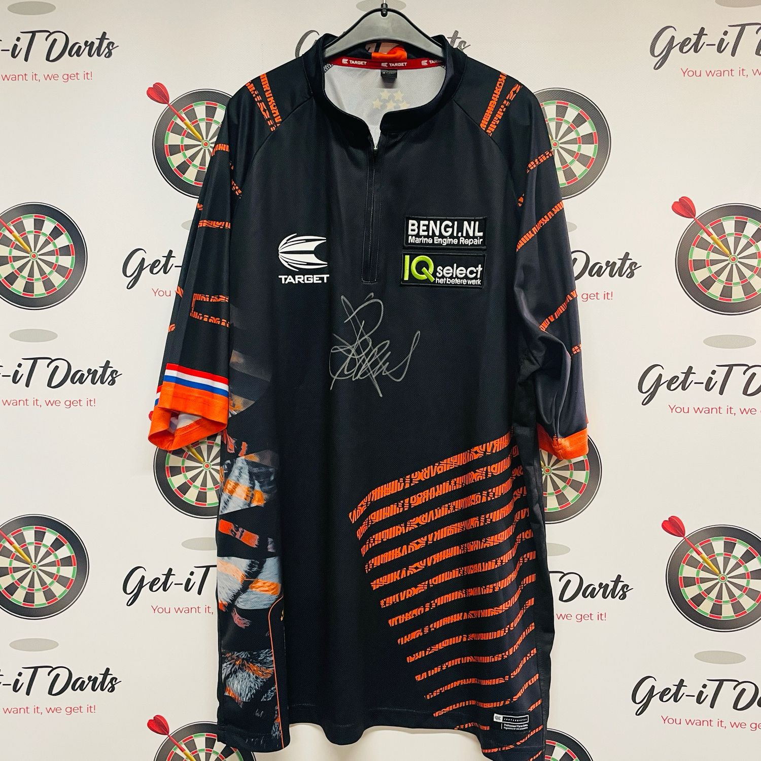 Raymond van Barneveld, Interview shirt Black UK