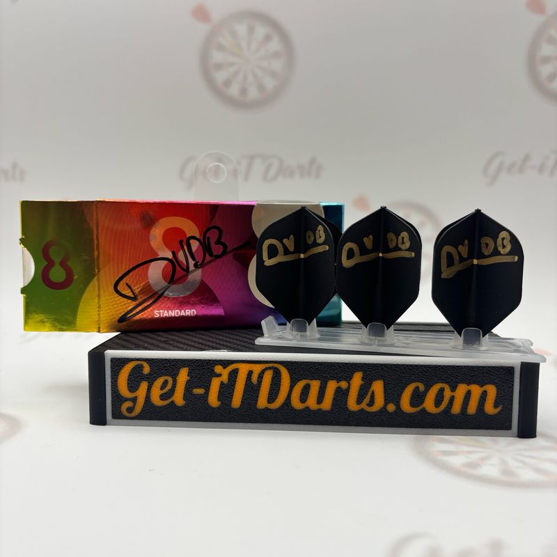 Target 8flights Dimitri van den Bergh signed (standard)