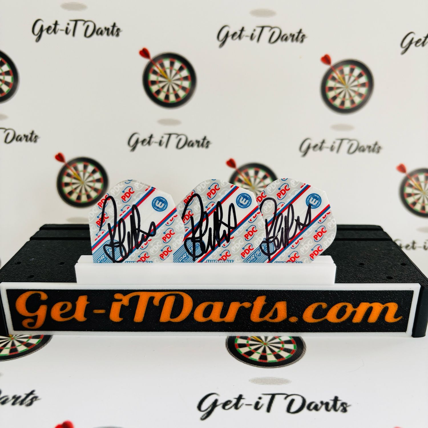 Raymond van Barneveld signed flights PDC