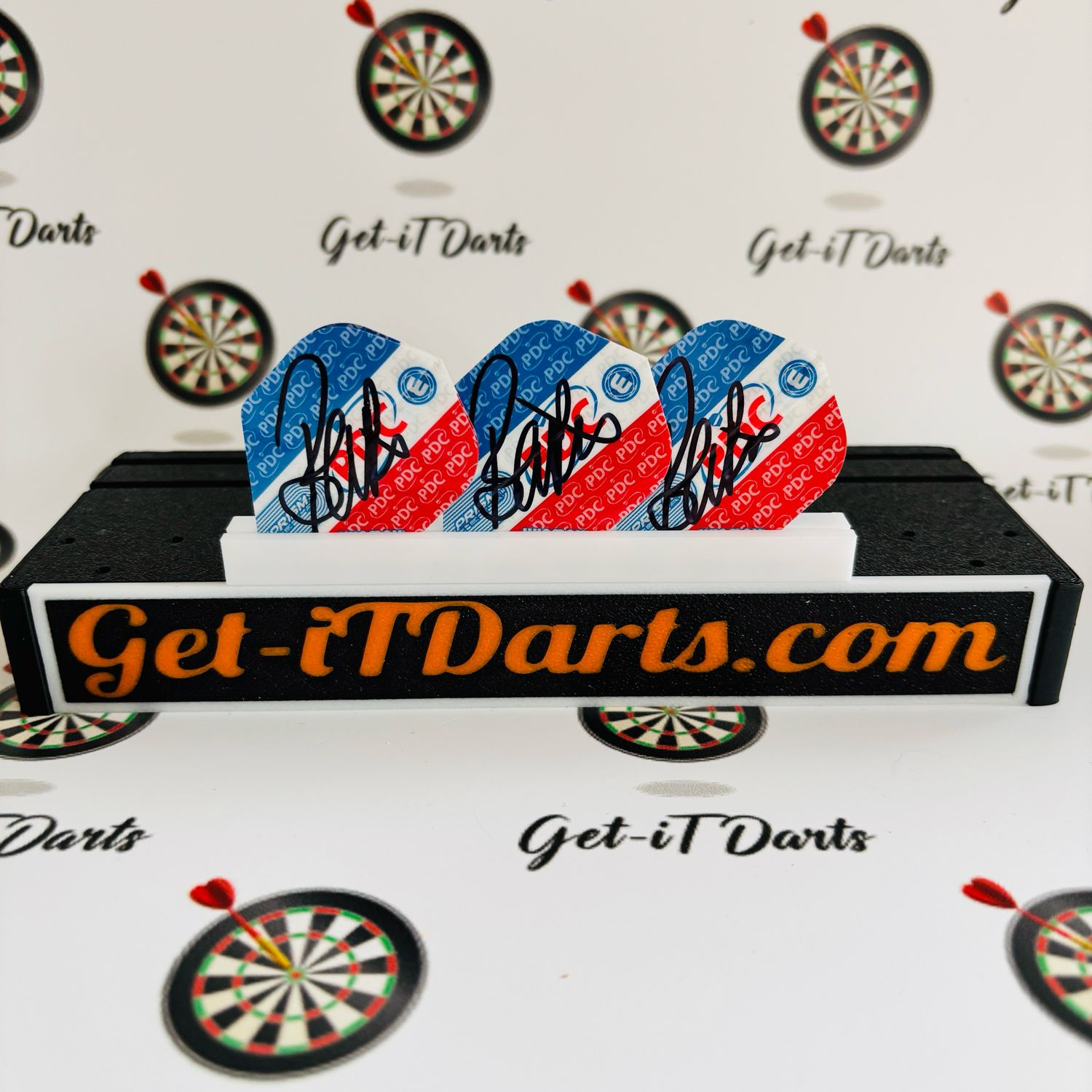 Raymond van Barneveld signed flights PDC