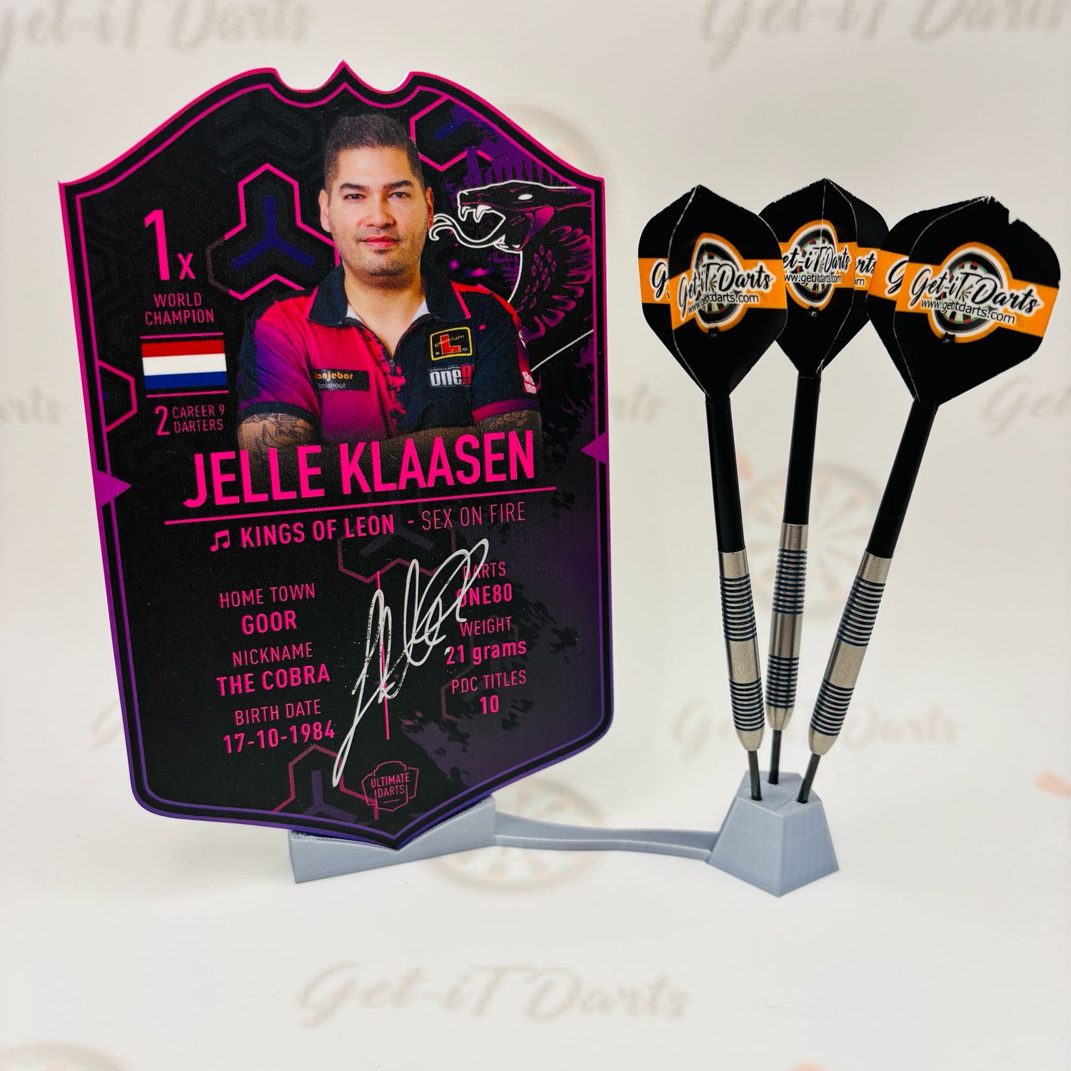 Ultimate Darts Card and Darts stand Grey