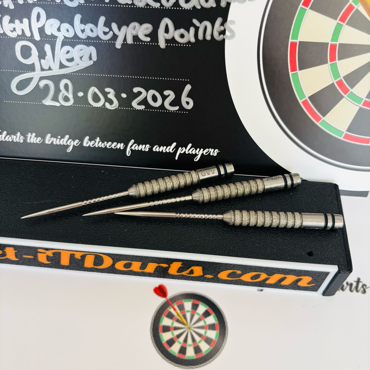 Gian van Veen, Set of Darts, used at Demonstration Tour. With prototype Points