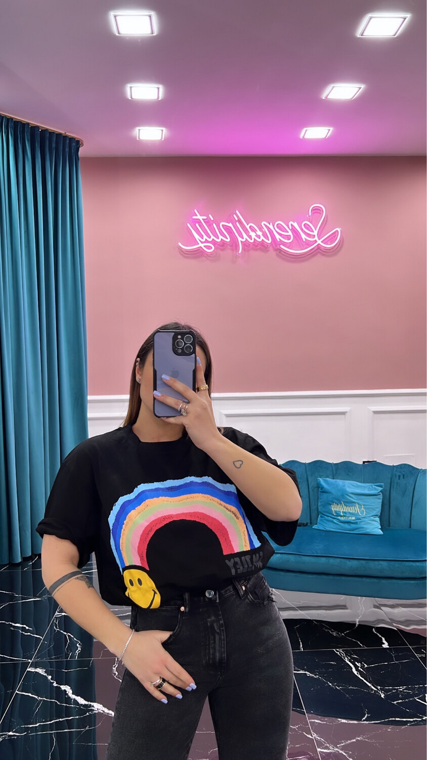 Maglia arcobaleno nera
