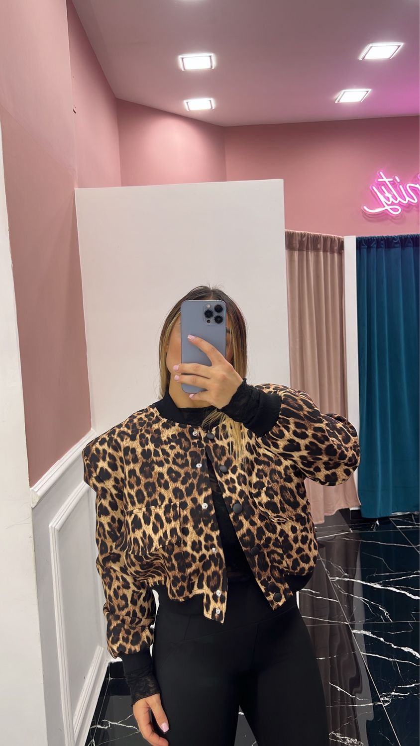 Bomber Leo crop