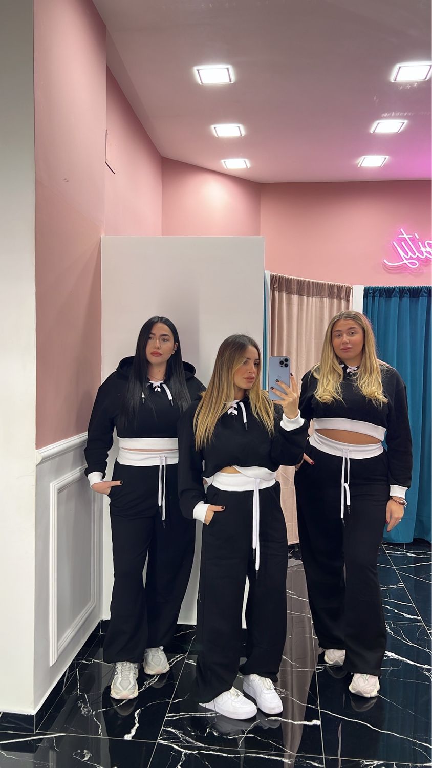 Esse Collection