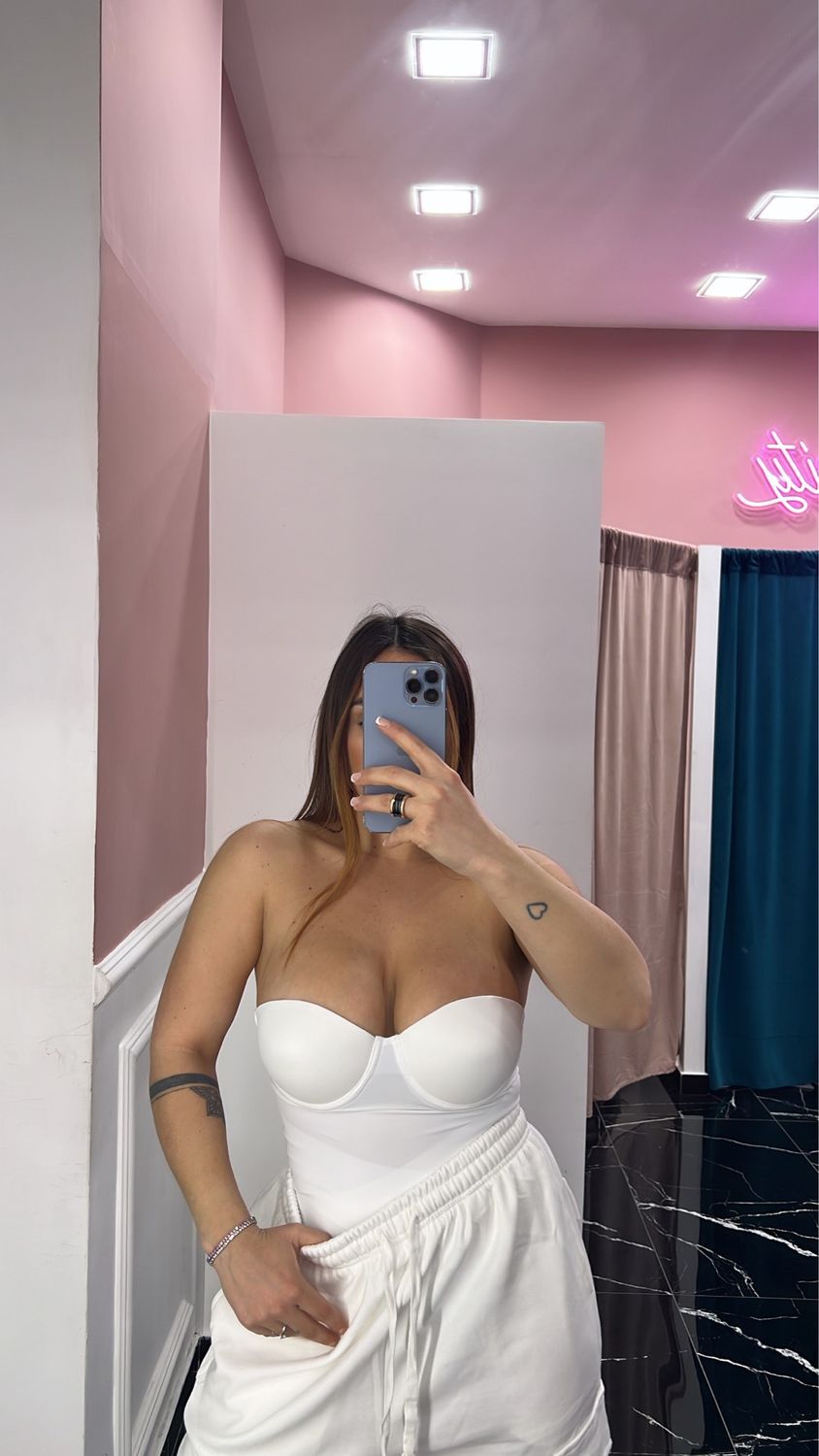 Body clarissa contenitivo
