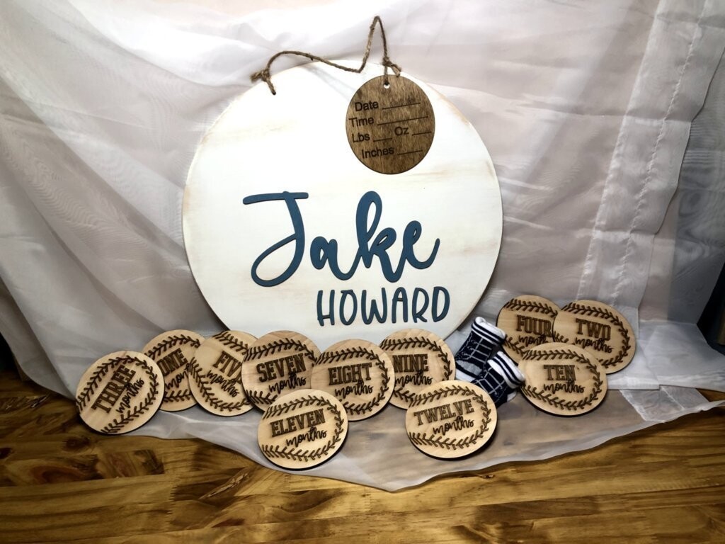 Newborn Custom Round Name Sign