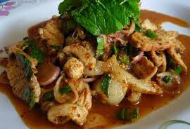 311 (Nam Tok Moo) Porc grillé salades épicées