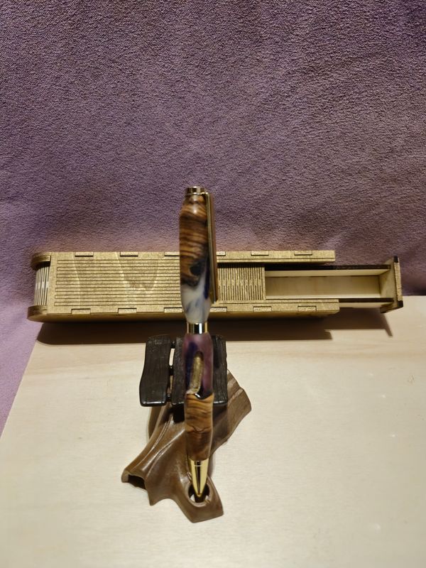 Olivenholz Kugelschreiber mit Epoxid harz Gold