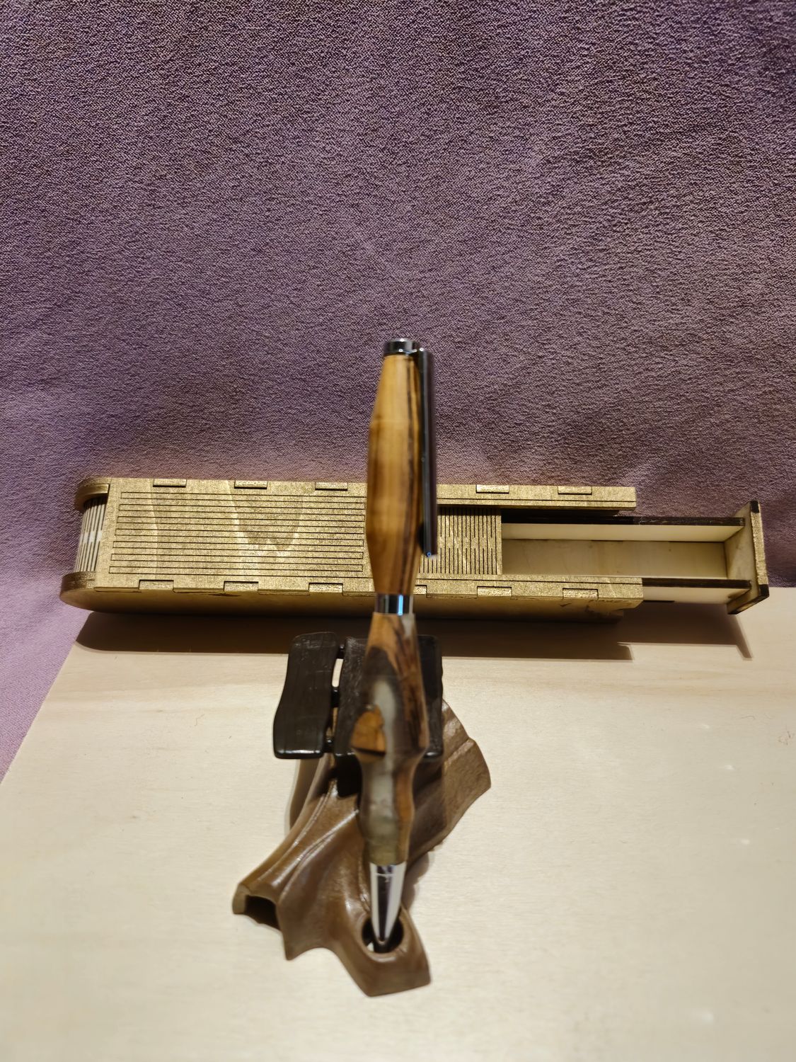 Oliven Holz mit Epoxid Harz