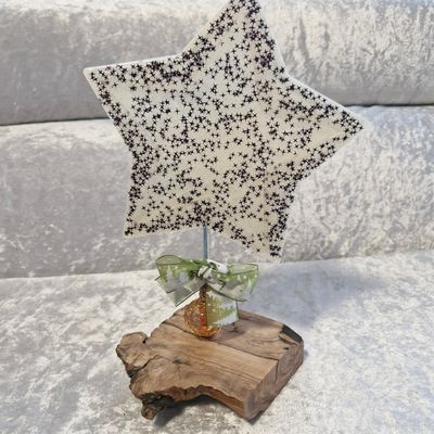 Stern auf Olivenholz