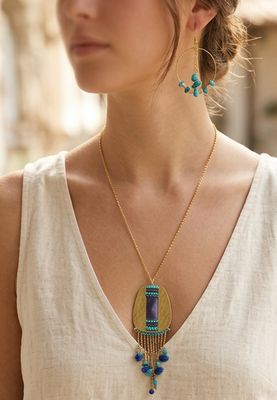 Dangeling Turquoise in Gold Necklace.
