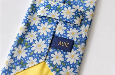 AUIE Blue Daisy Floral Necktie and Pocket Square Set