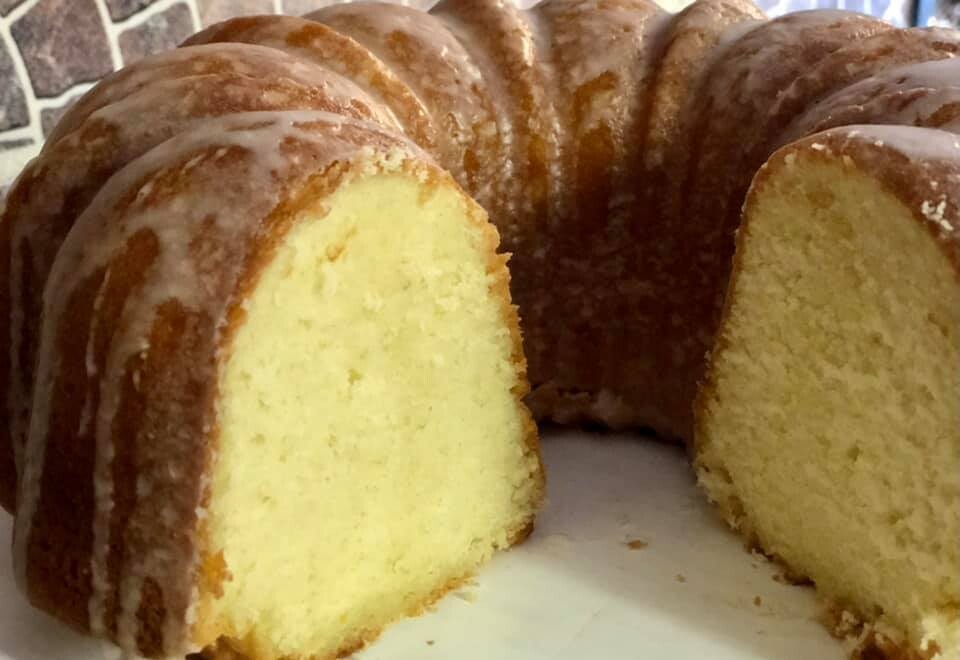 POUND CAKE (CHOOSE FLAVOR)