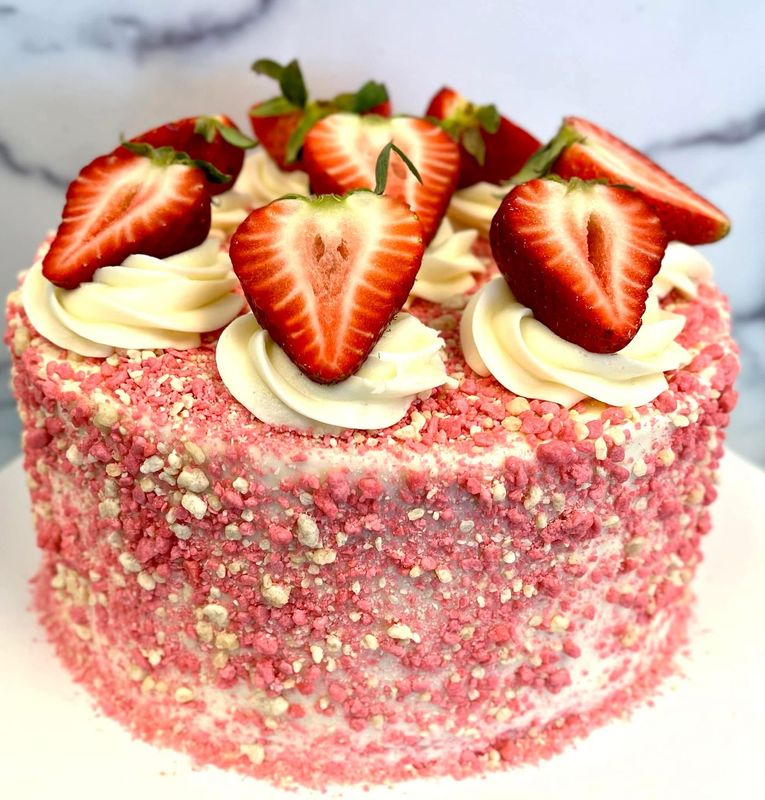 STRAWBERRY CAKE (w/o Cheesecake)
