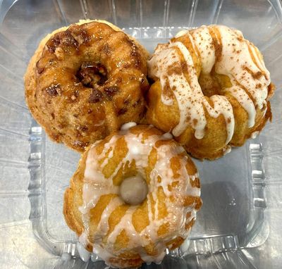 Mini Bundt Cakes (qty: 6)