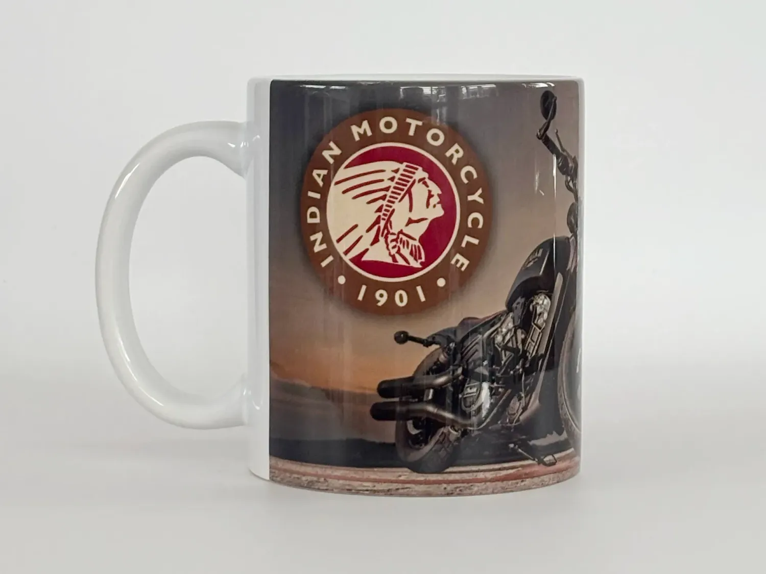 Indian Motorcycle mok zijkant met logo, foto en slogan - EchtMiek