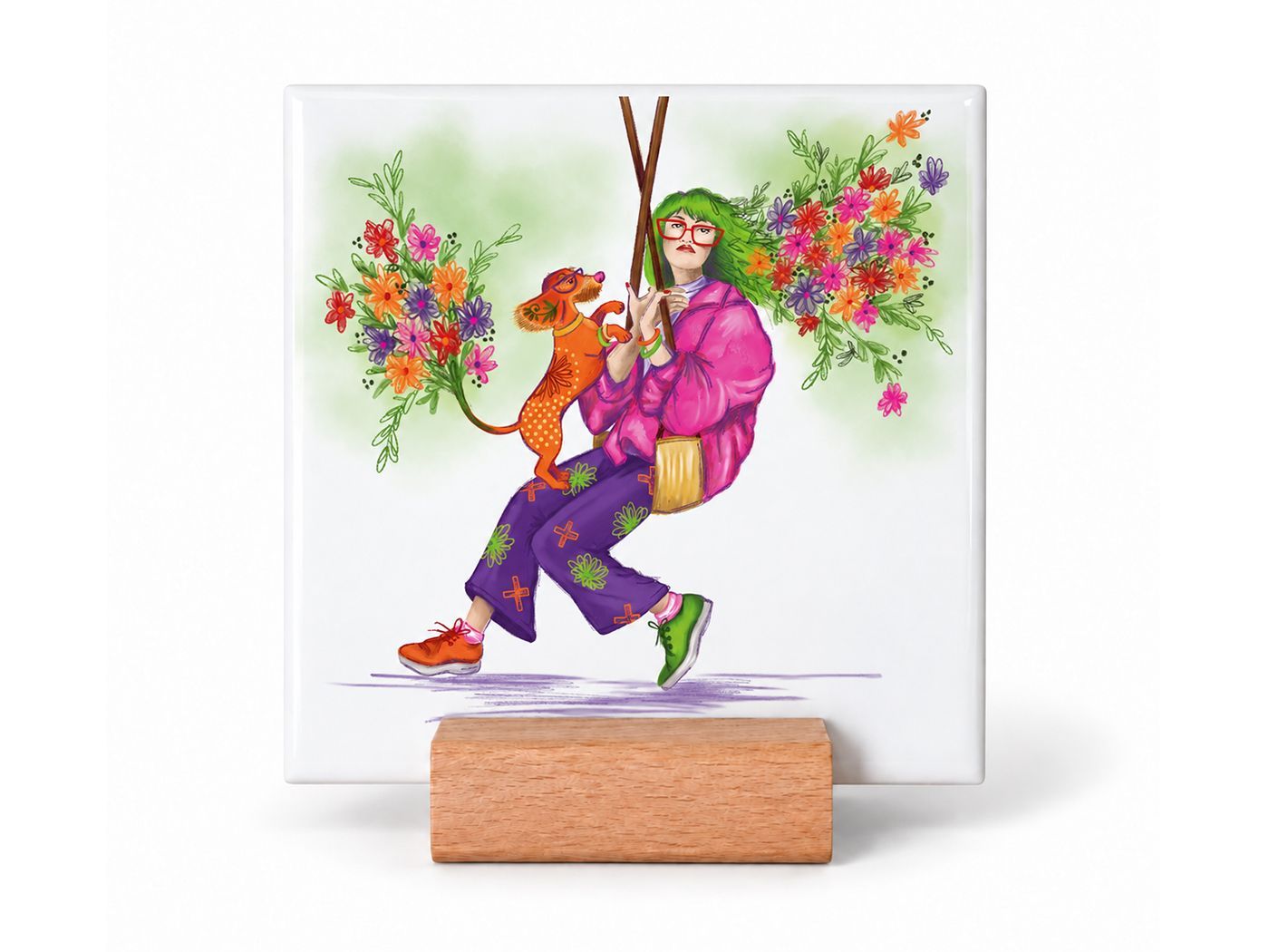 Teckel Schommel – keramische tegel 15 x 15 cm Teckel Schommel keramische tegel 15 x 15 cm met houten houder | EchtMiek