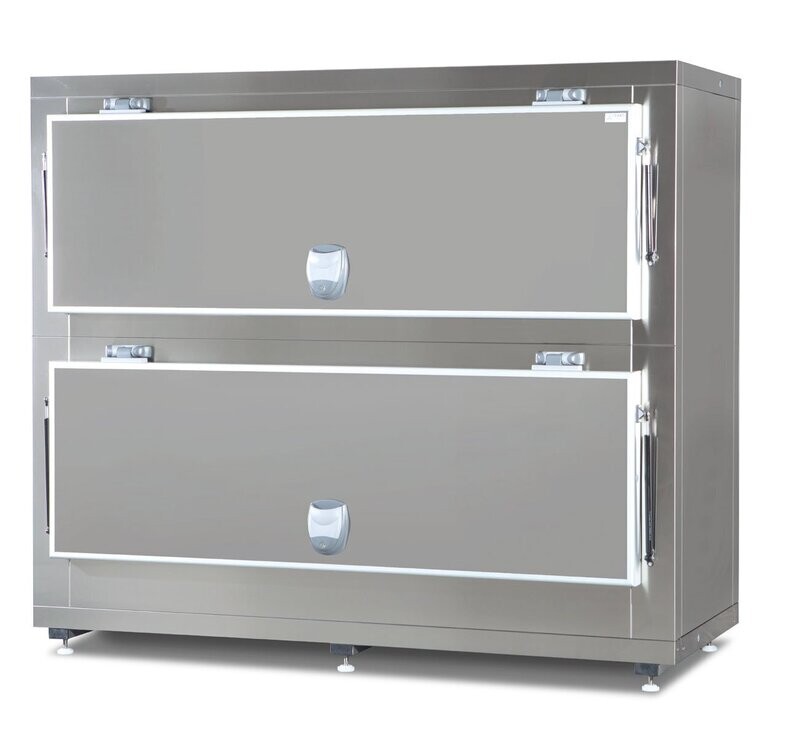 Cold chamber for two bodies, with lateral opening