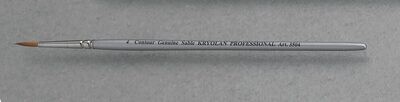 Thin make-up brush