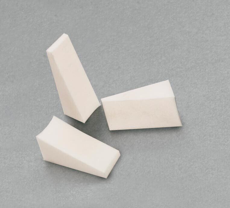 Triangolar latex sponge