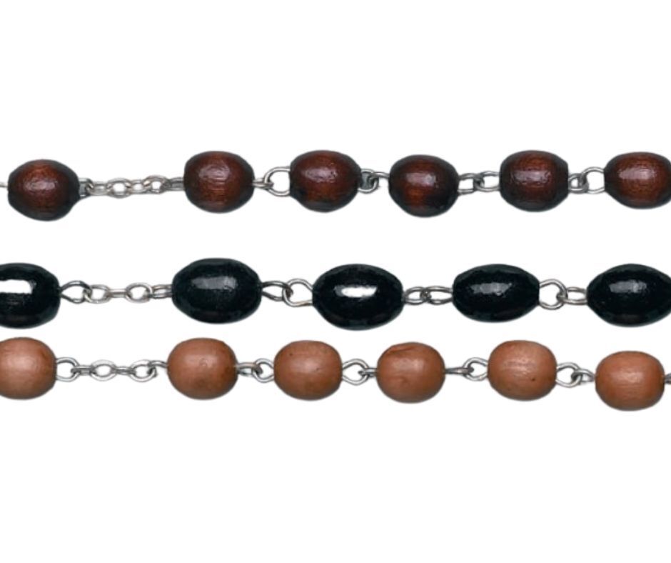 Rosaries in natural wood with silver details