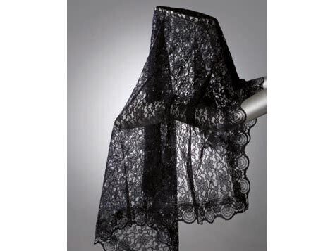 Head covering black veil in embroidery tulle with lace