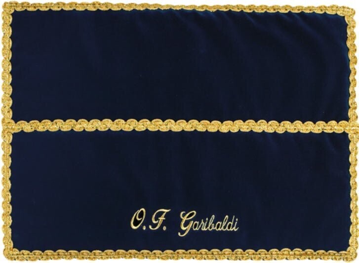 Crown rest, wall-mounted, in blue velvet