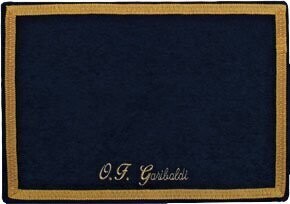 Crown rest with rigid core, covered in blue alcantara