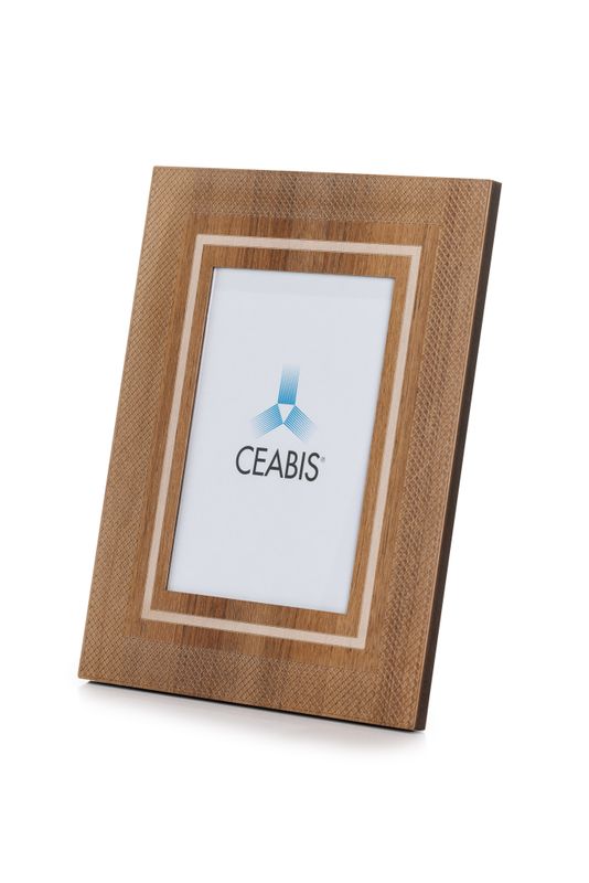 Wooden frame with embossed squares - walnuts finishing