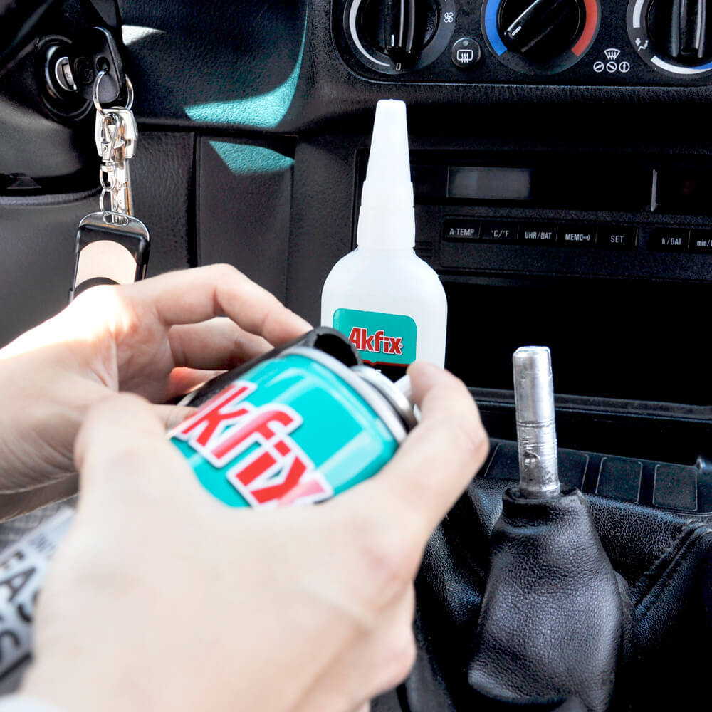 Colla adesiva rapida con attivatore 705, Akfix.