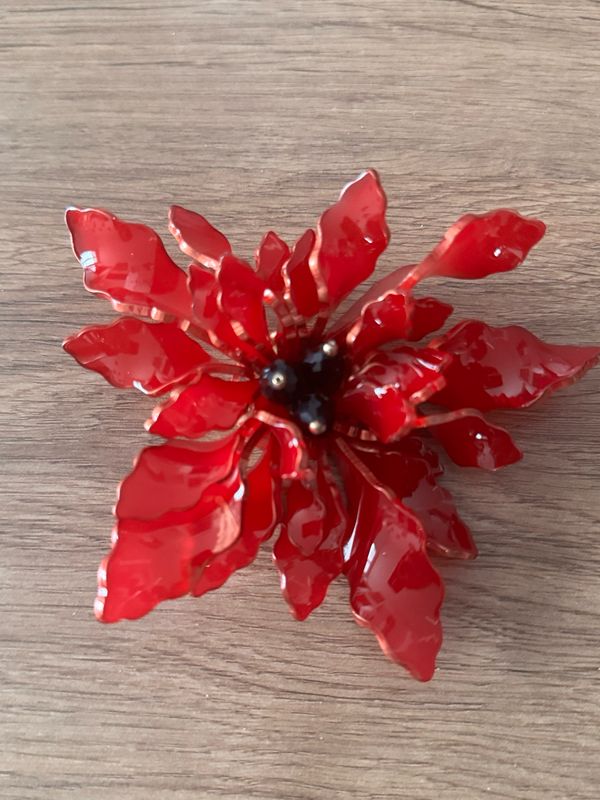 Broche flor rojo