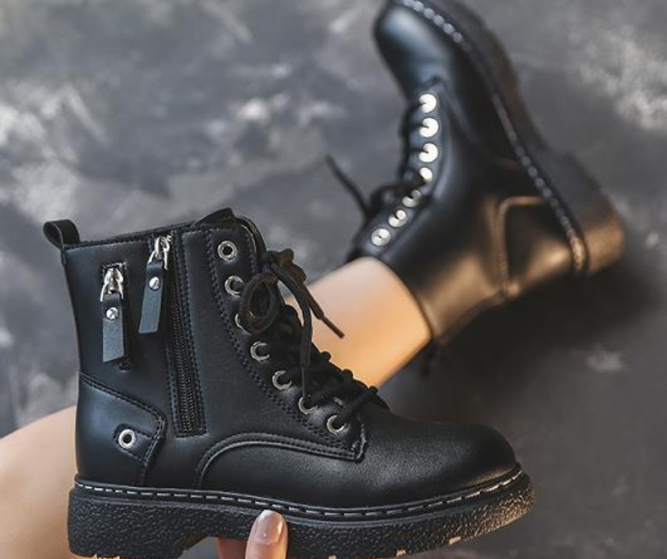 BOTINES COLOR NEGRO DE CUERINA
