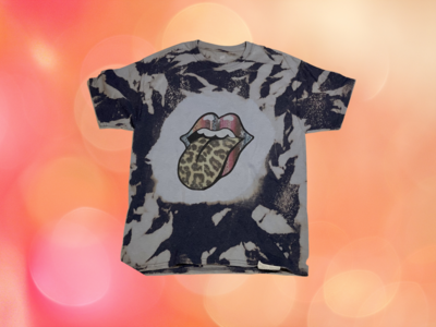 Leopard Tongue Beach Design T-Shirt
